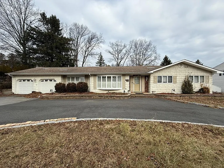 640 Vail Rd — Photo 1
