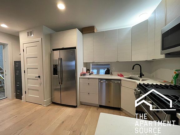 5th image of 3059 W Diversey Ave #Ch