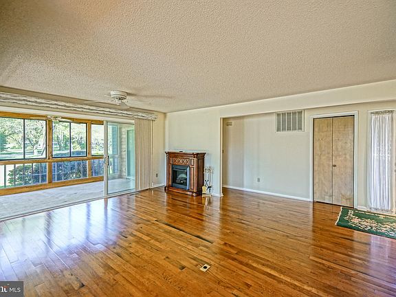 4th image of 33955 Middleton Cir Unit 7