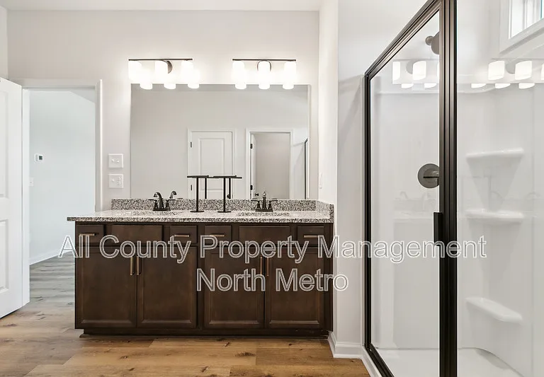 328 Mountain Blvd S #T-4 — Photo 10
