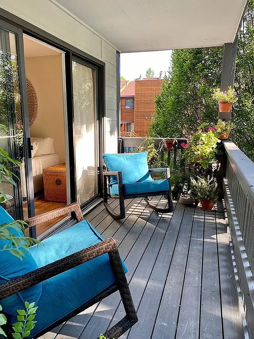 Fully Furnished Updated Turn-Key 2 Bed 1 Bath Condo Off Bike-Path & Next to Park. — Photo 2