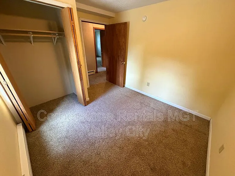 265 Viking Dr #2 — Photo 7