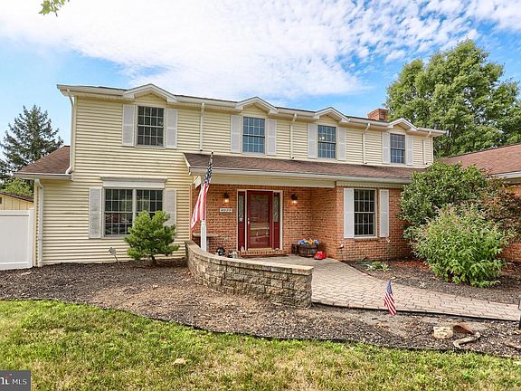 3rd image of 4079 Wimbledon Dr
