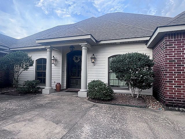 1st image of 5860 Lemongrass Cir W