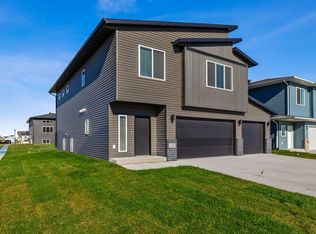 1062 61st Ave W, West Fargo, ND