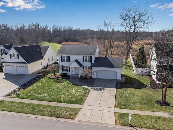 3rd image of 262 Park Ln