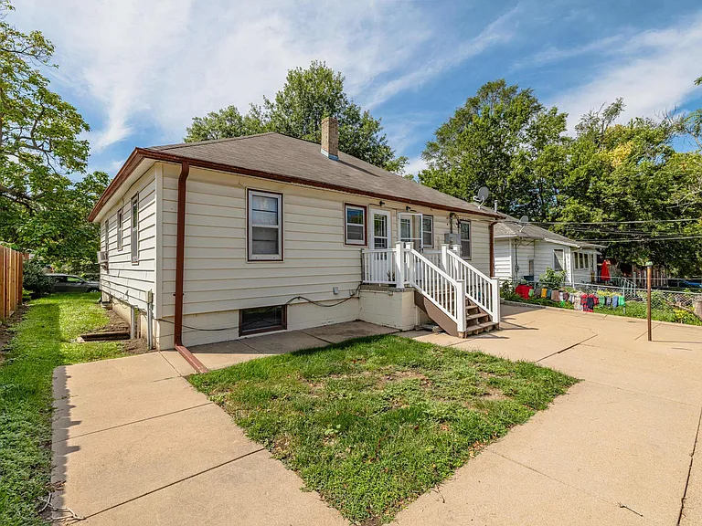 3426 Starr St #B — Photo 22