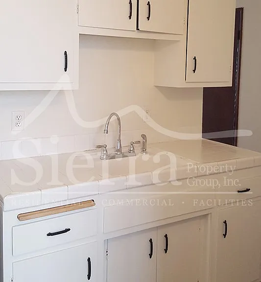 1219 De La Vina St #1 — Photo 5