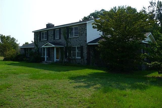 2nd image of 284 Shawn Rd
