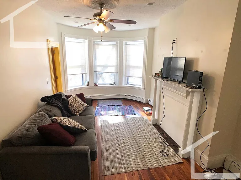 127 Cedar St #4 — Photo 1