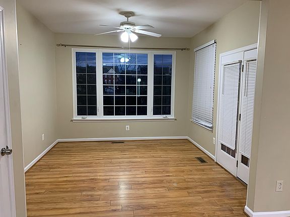 3rd image of 22601 Welborne Manor Sq