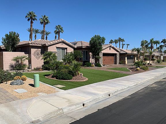 4th image of 77540 Barons Cir