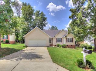 2048 Westminster Ln, Matthews, NC 28104