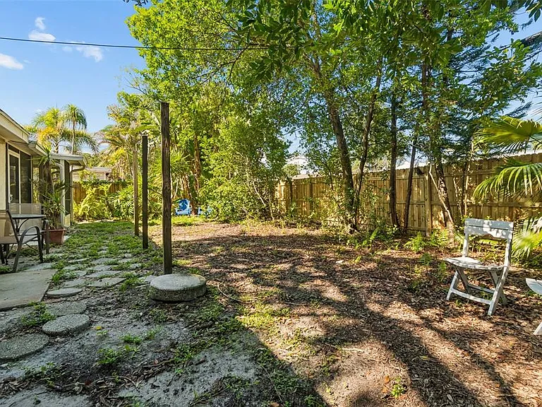 200 Evelyn Ave — Photo 23