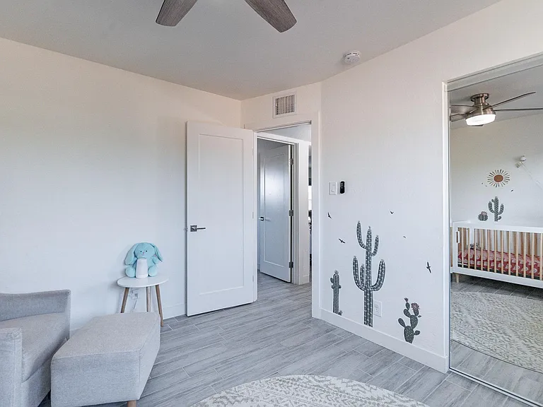 4724 E Polk St — Photo 25