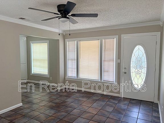 3rd image of 601 W Beach St