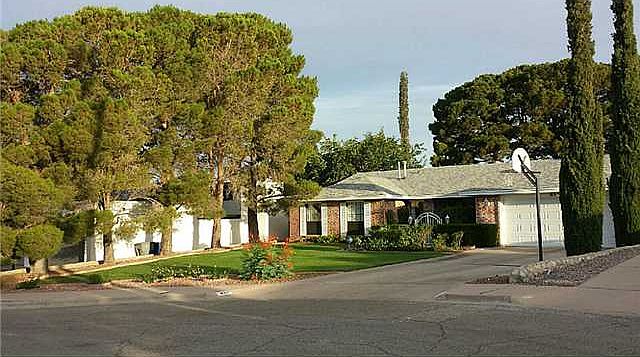 1st image of 833 Espolon Dr