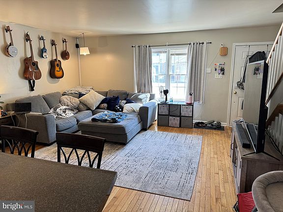 2nd image of 765 Oakwood Ave