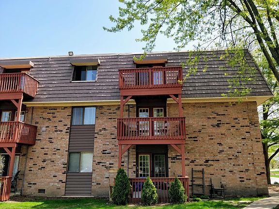 2nd image of 1925 Tall Oaks Dr #37