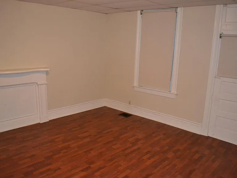 305 Emming St — Photo 20