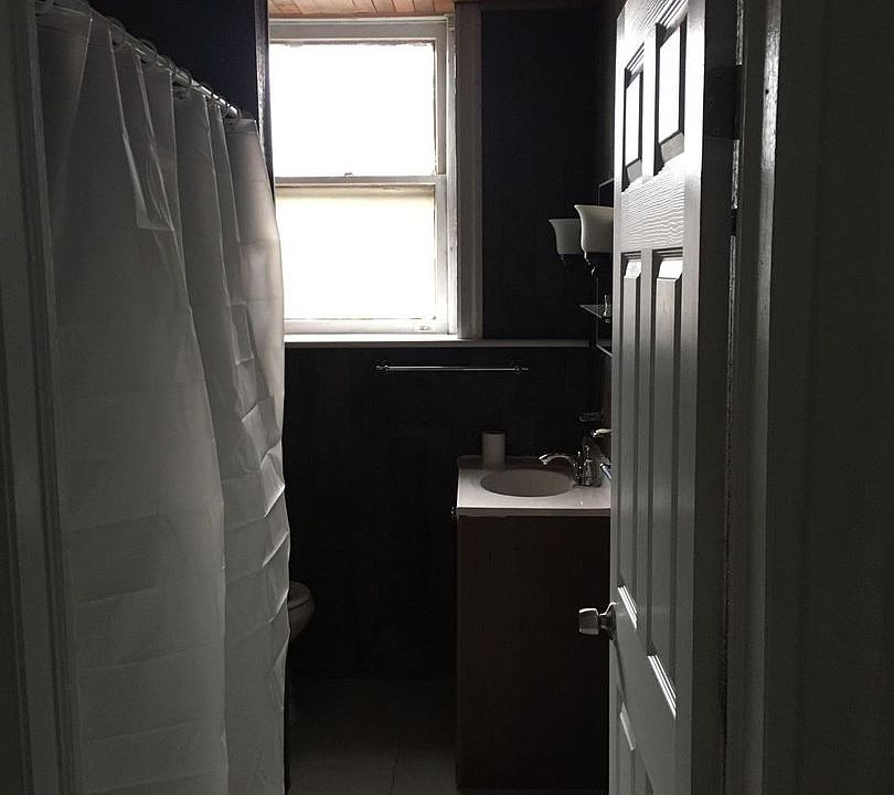 1st image of 225 Jackson St APT 2