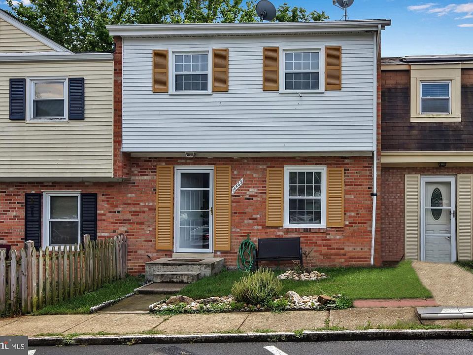 1st image of 14463 Village Dr