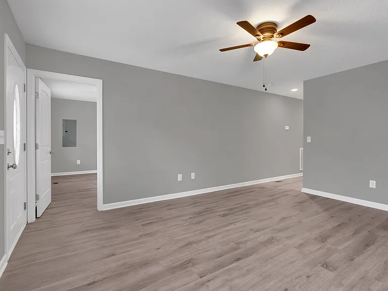 530 Noblitt Ln — Photo 7