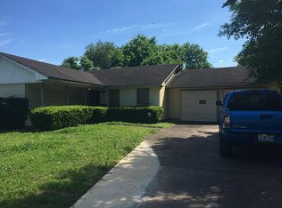 7247 Roos Rd, Houston, TX 77074