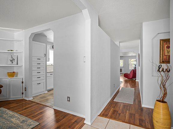 5th image of 3914 Privet Pl