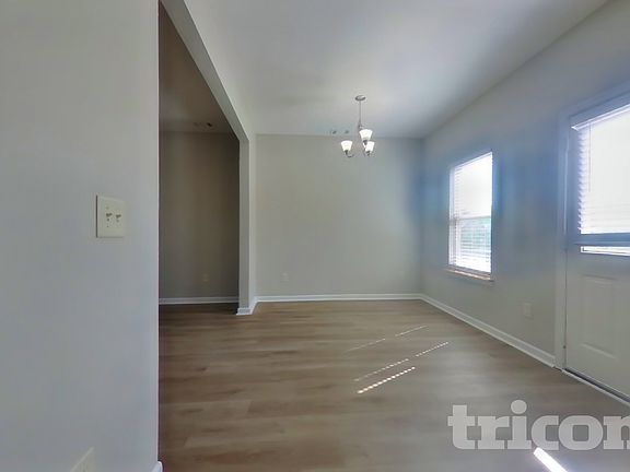 4th image of 90 Wyndham Ct SE