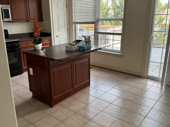203 Cross Keys Pl, Stephens City, VA 22655