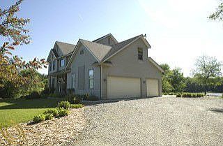 2nd image of 5162 Seymour Lake Rd