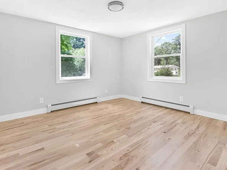 7 Jay Dr — Photo 29