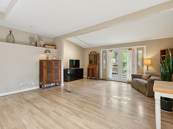 4th image of 21368 W Pepper Dr