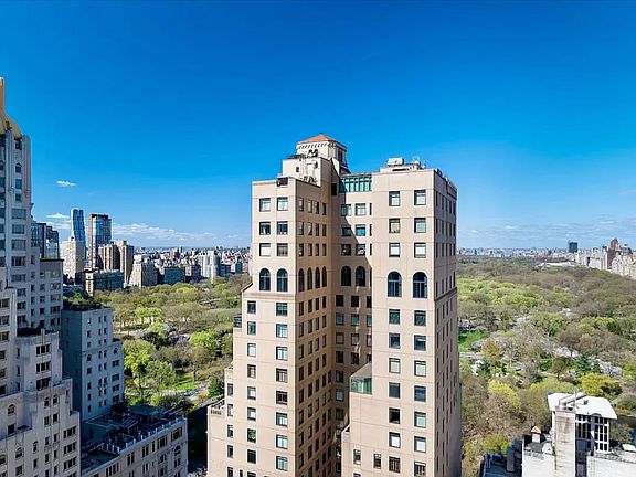 4th image of 58 W 58th St #33B2