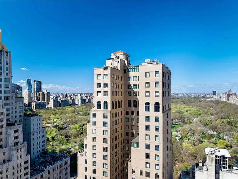 58 W 58th St #33B2 — Photo 4