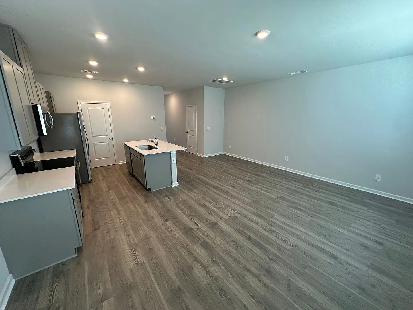 Brand New Construction Townhome with Pool! — Photo 4