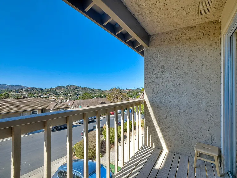 1252 Soria Gln — Photo 24