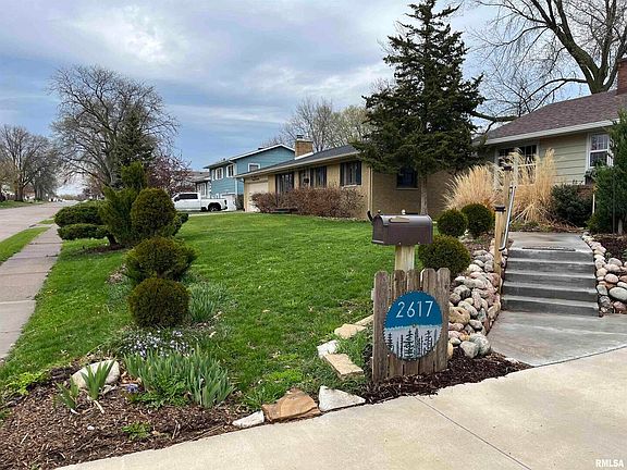 3rd image of 2617 Fillmore Ln