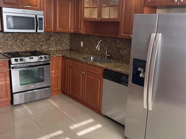 701 SW 128th Ave APT 315F, Pembroke Pines, FL 33027