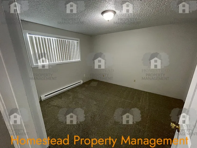 1630 Monmouth St — Photo 23
