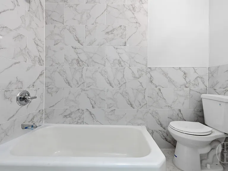 204 E 31st St #2 — Photo 14