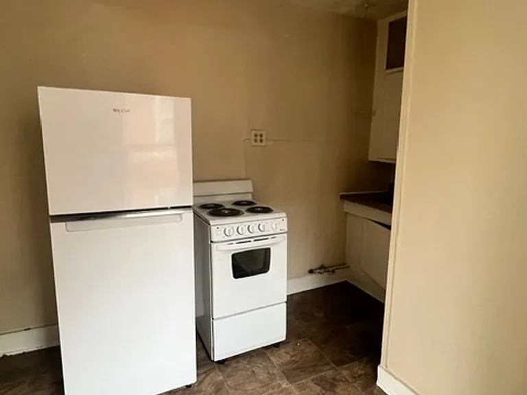 1201 Columbia Ave — Photo 9