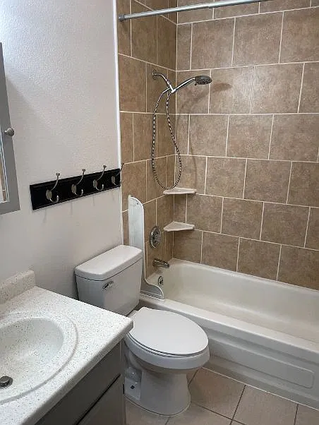 2032 Carlee-Unt #38-Bathroom_12172024