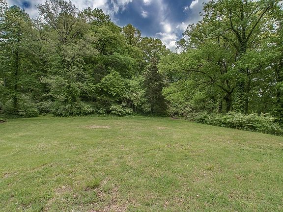 2nd image of 1800 Tyne Blvd