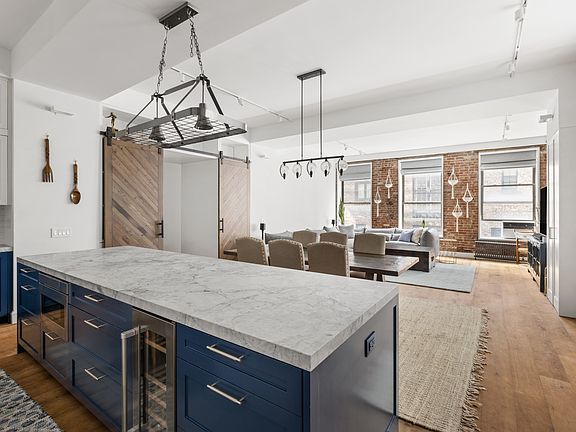 4th image of 30 E 10th St APT 6S