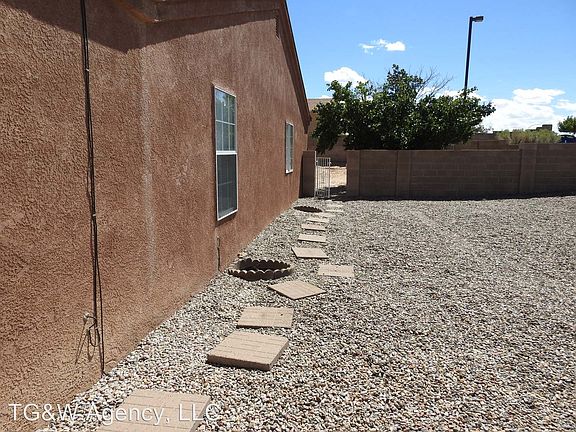 5th image of 7512 Cerros Pl NW