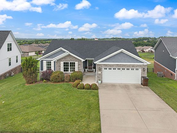 2nd image of 432 Windemere Way
