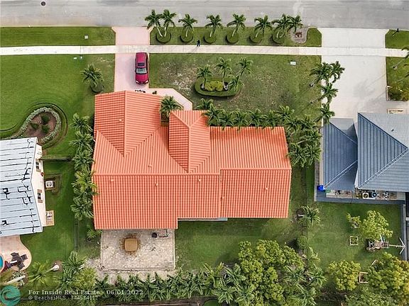 5th image of 19360 NW 7th St