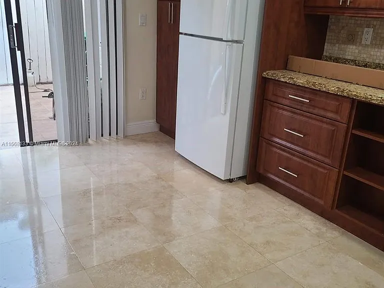 1907 SW 107th Ave #801 — Photo 4
